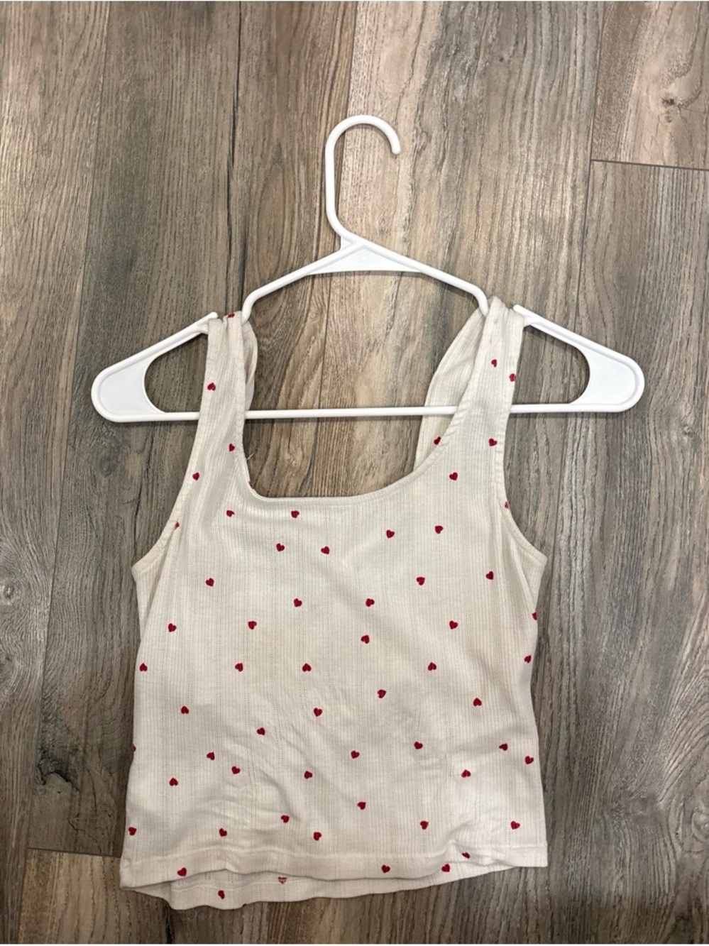 Aeropostale Cream Ribbed Tank Top with Red Heart Print